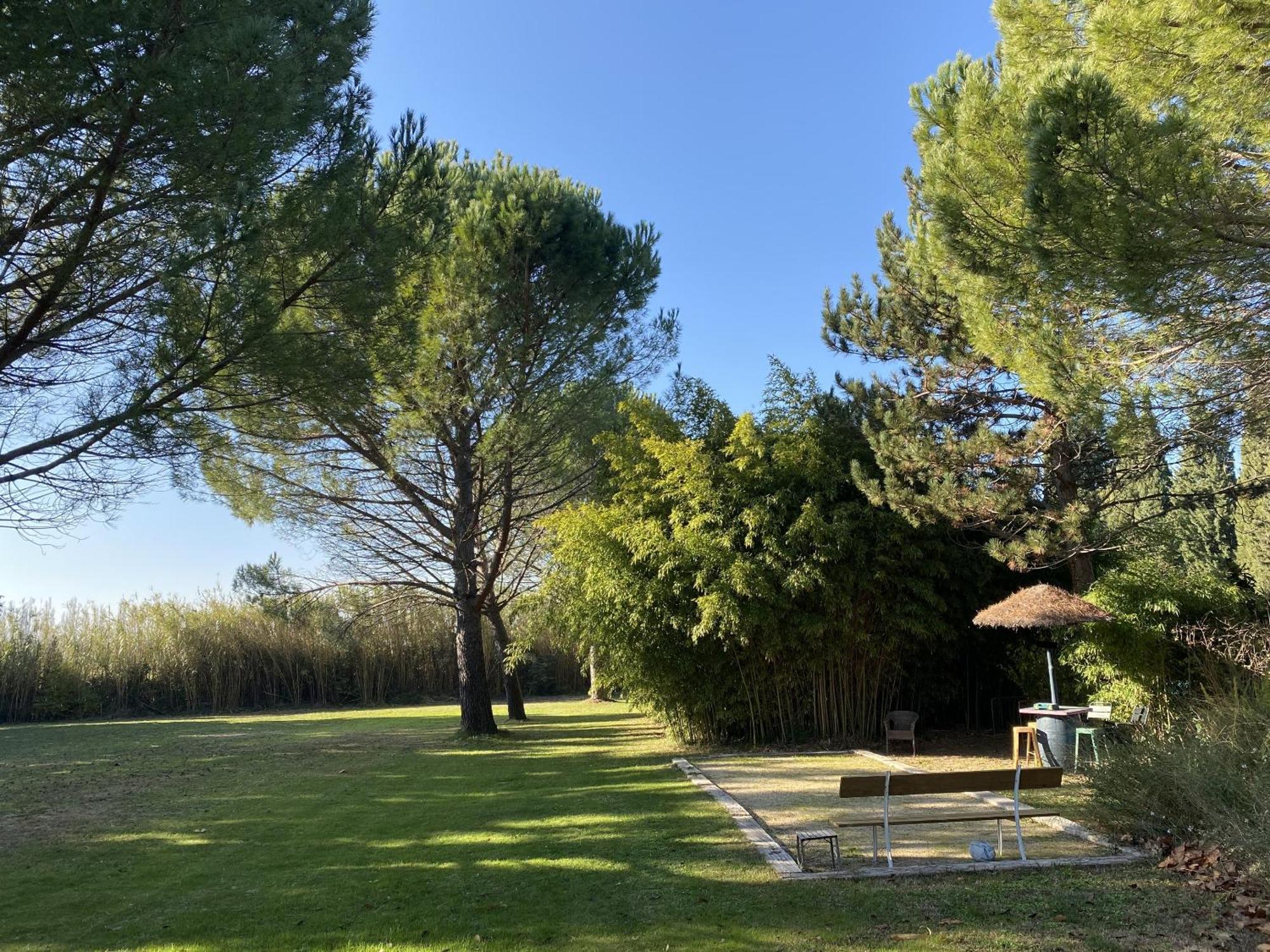 Mas La Pauline Gites De Charme & Roulotte Saint-Rémy-de-Provence Exterior foto